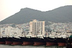 These ships carry the entire city!