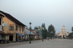 Bustling Tha Khaek